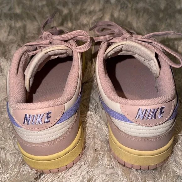 Nike Dunk Low Pink Oxford - Picture 6 of 8